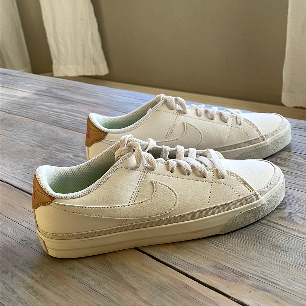 Nike White Leather Sneakers